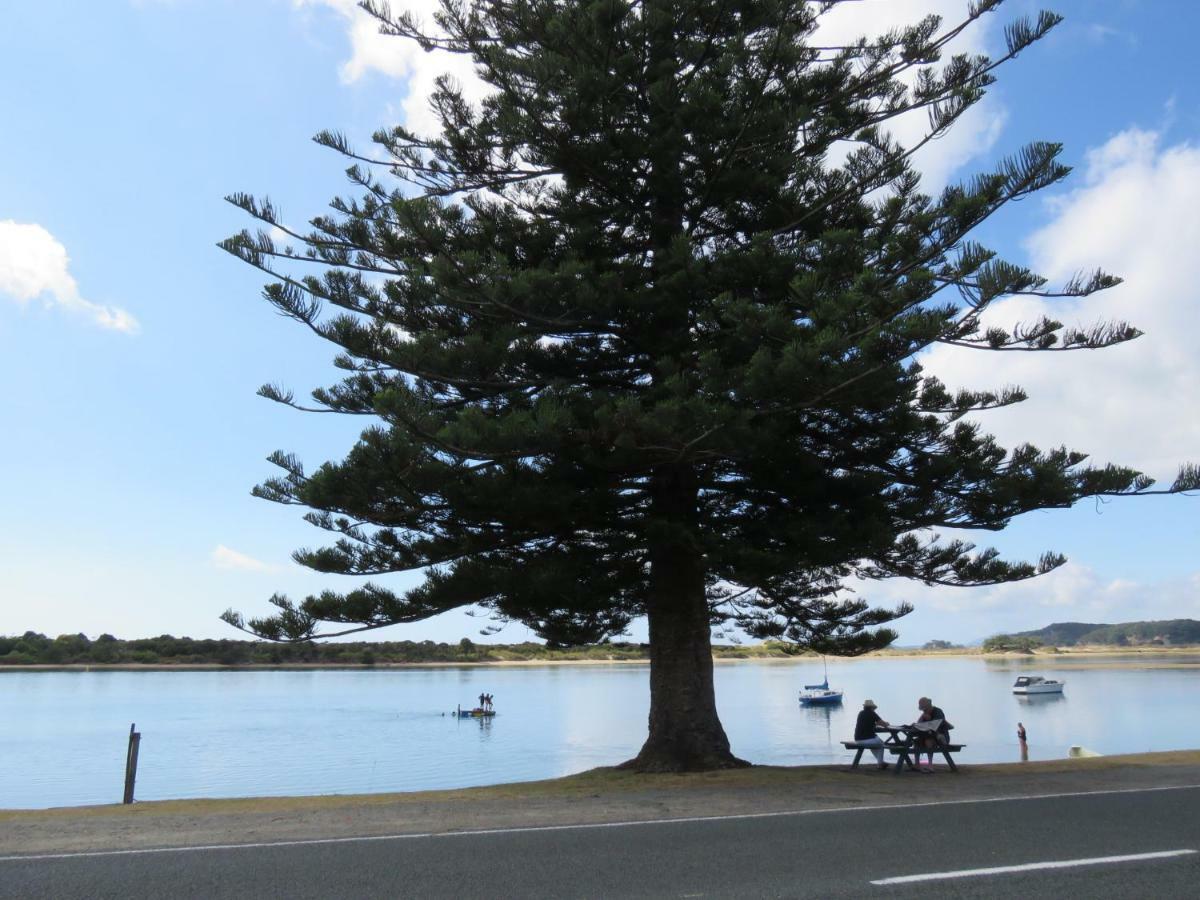 Готель Pohutukawa Bach Вангерей Екстер'єр фото